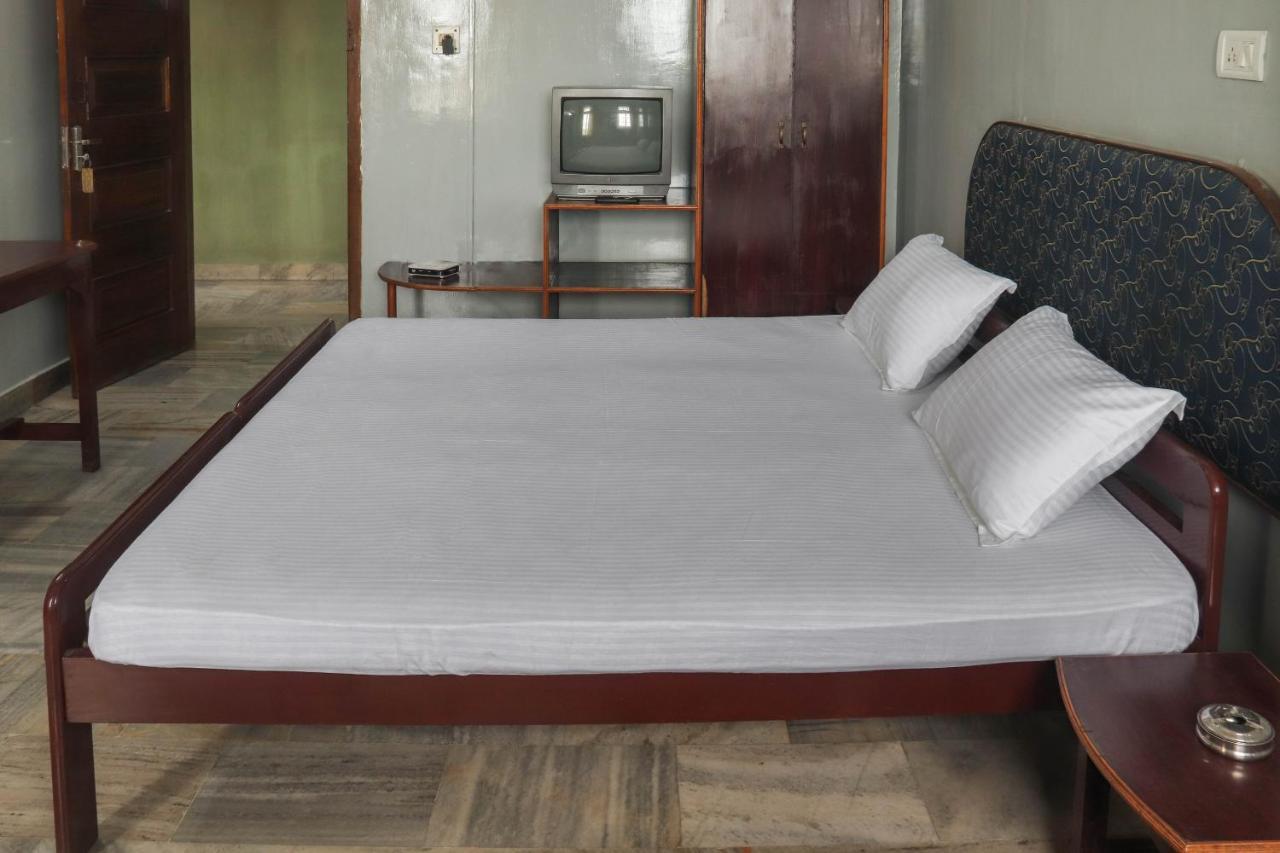 Spot On 49477 Hotel Galaxy Dimāpur Exterior foto